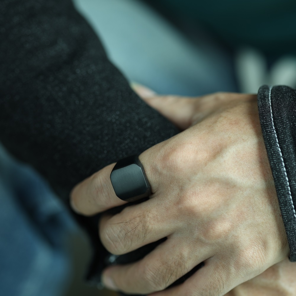 Black Square Frosted Ring