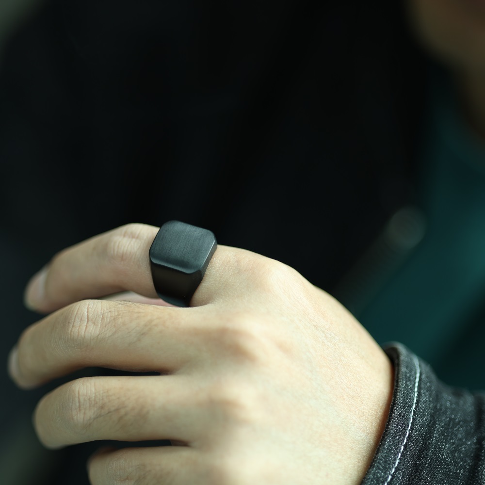 Black Square Frosted Ring