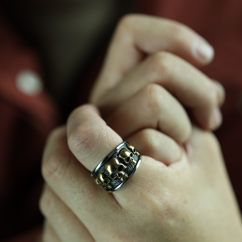 Multiple Skulls Ring