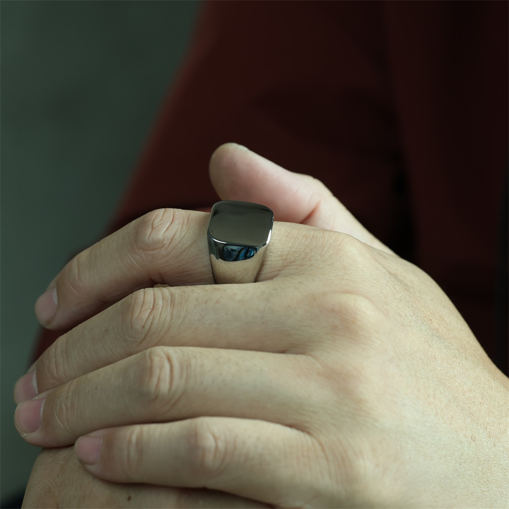 Square Glossy Ring