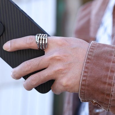 Skeleton Hand Ring