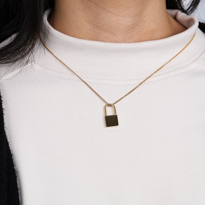 lock pendant necklace