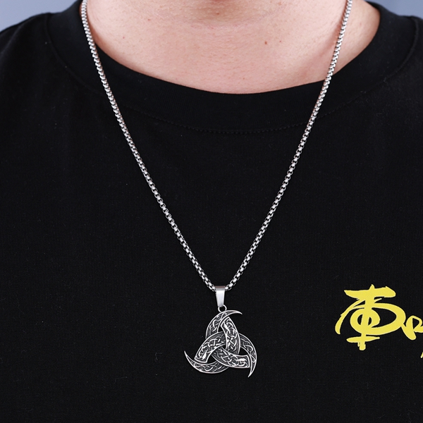 Viking Celtic Knot Necklace A0114