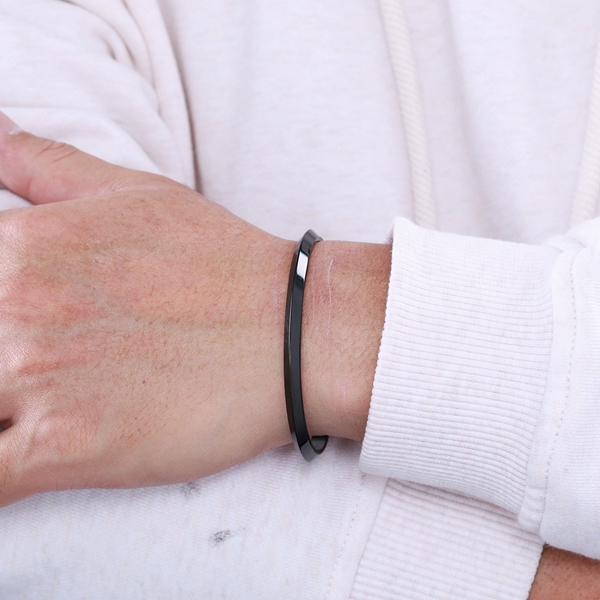 Black Enamel Ring Meaning and Style Guide: Mourning Heritage, Wedding Bands, and Durability